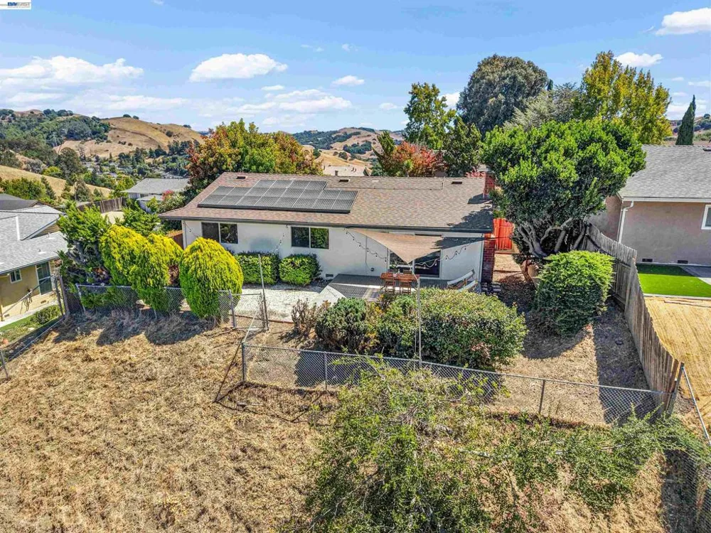 2547 Silvercrest Ct Pinole, CA 94564