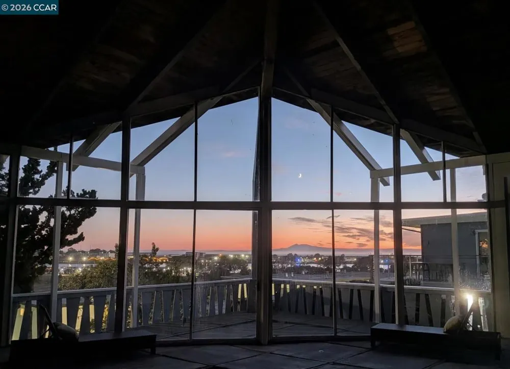 425 Hichborn St Vallejo, CA 94590