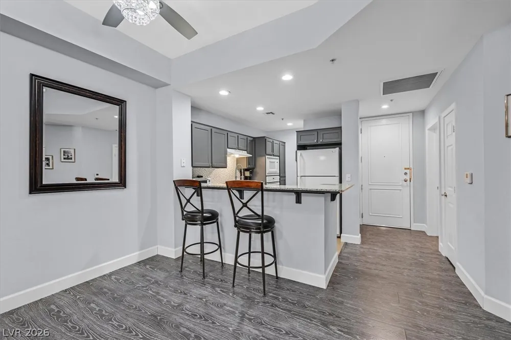 59 E Agate Avenue #206 Las Vegas, NV 89123