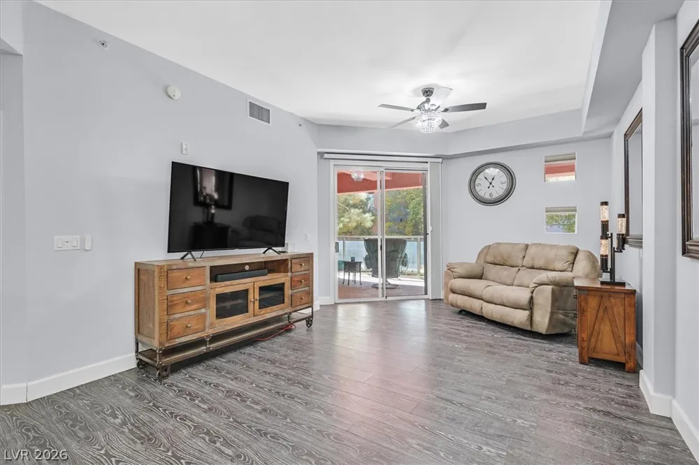 59 E Agate Avenue #206 Las Vegas, NV 89123