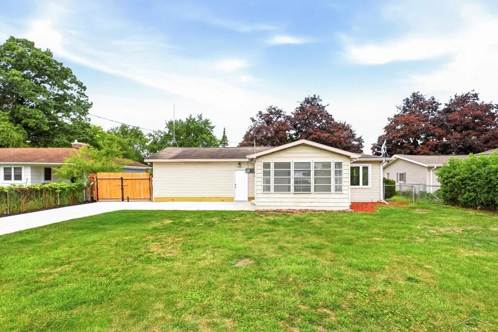 2904 Clayburn Road Saginaw Charter Township, MI 48603