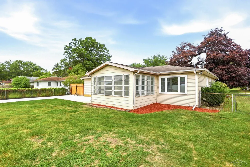 2904 Clayburn Road Saginaw Charter Township, MI 48603