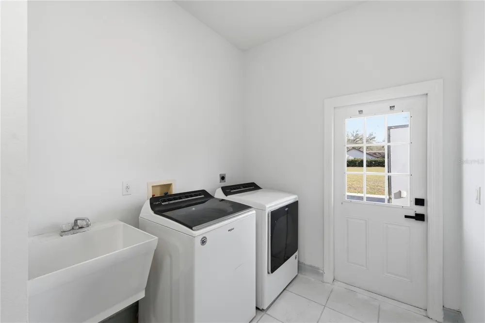 4873 NE 64 AVENUE Silver Springs, FL 34488