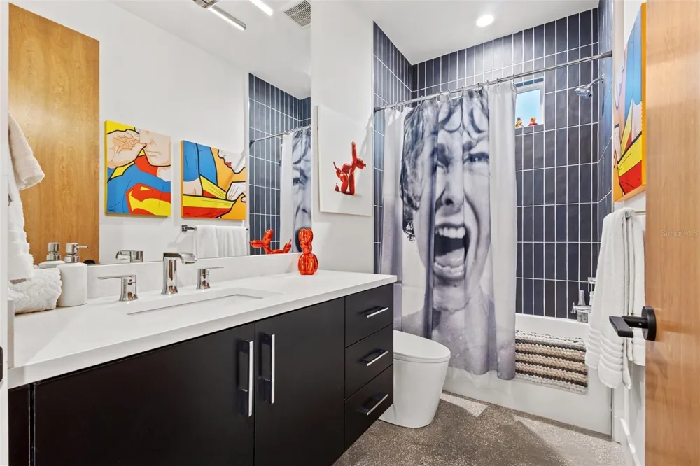 4043 7TH AVENUE St Petersburg, FL 33713