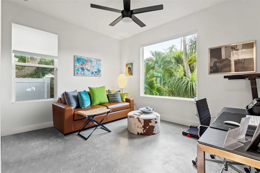 4043 7TH AVENUE St Petersburg, FL 33713