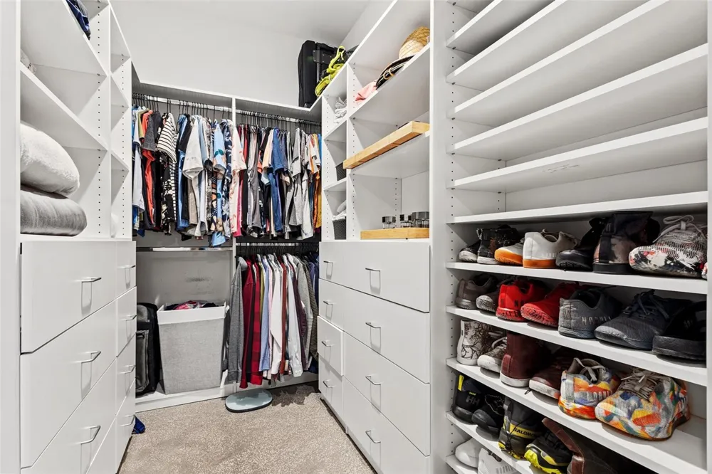 4043 7TH AVENUE St Petersburg, FL 33713