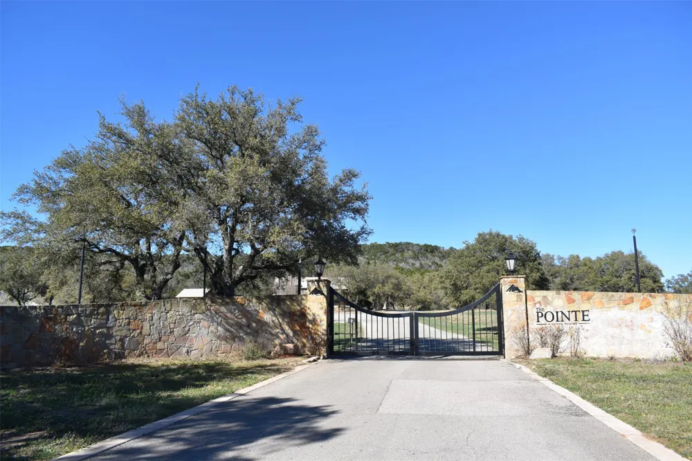 64 War Bonnet Ridge Kingsland, TX 78639