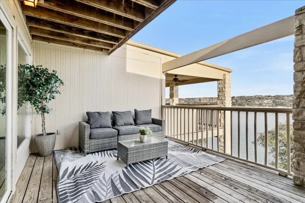 18231 Lakepoint Cove Lago Vista, TX 78645