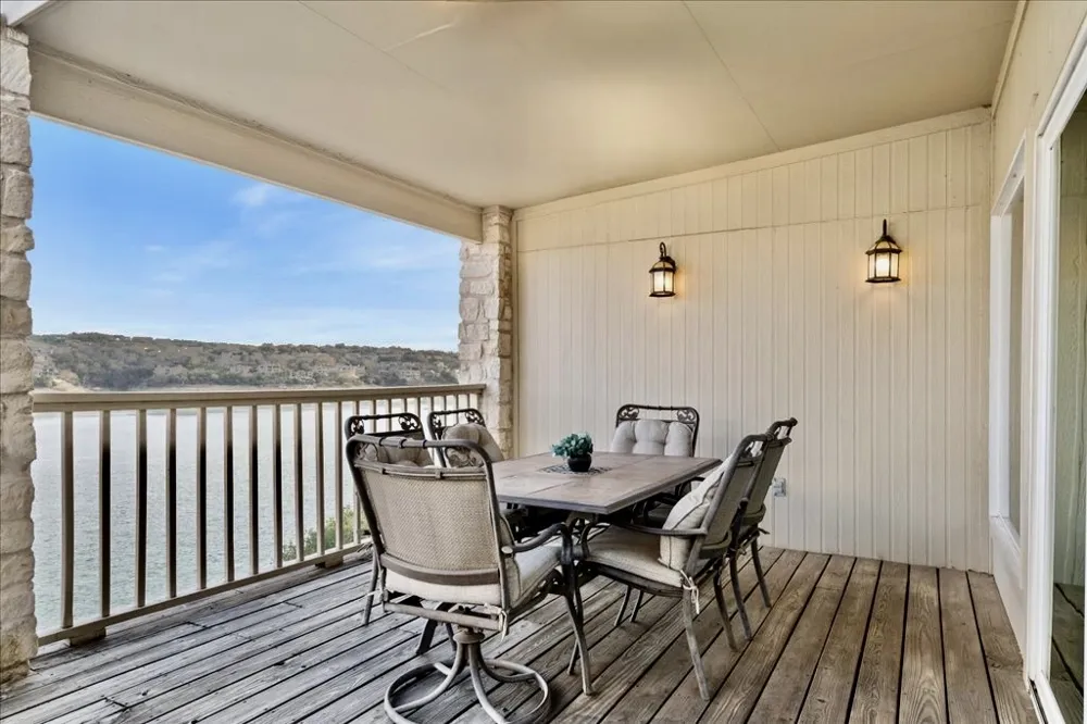 18231 Lakepoint Cove Lago Vista, TX 78645