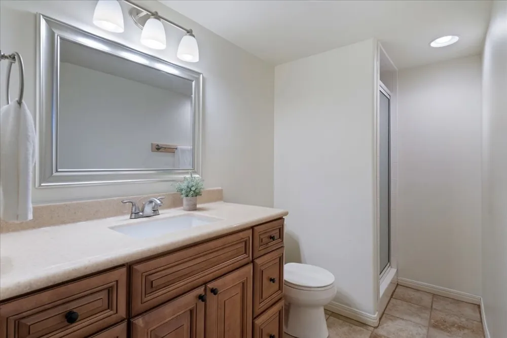 18231 Lakepoint Cove Lago Vista, TX 78645