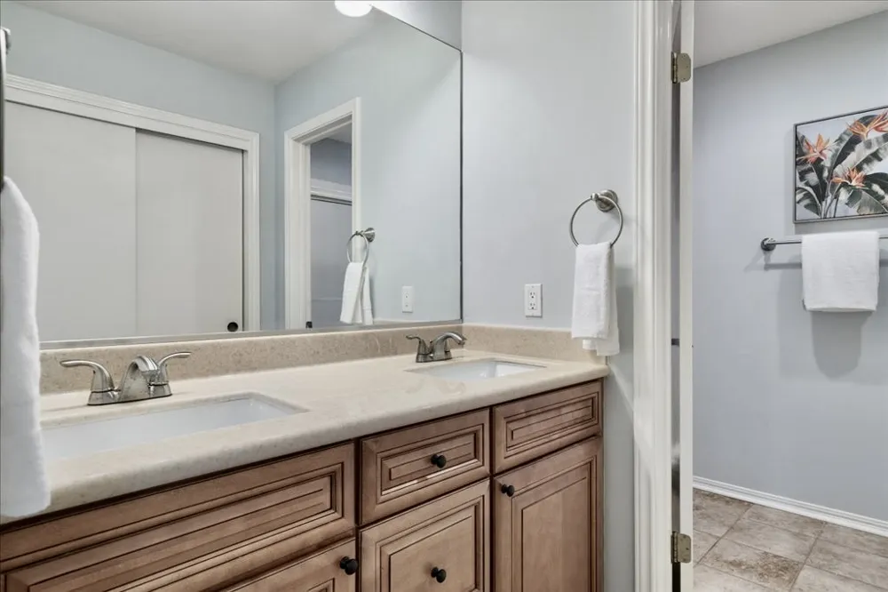 18231 Lakepoint Cove Lago Vista, TX 78645