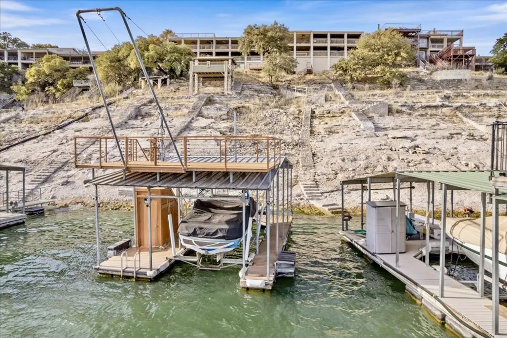 18231 Lakepoint Cove Lago Vista, TX 78645
