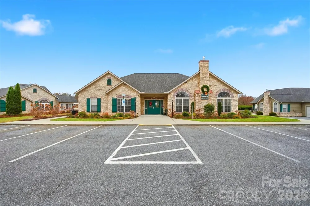 827C Wynnshire Drive #66 Hickory, NC 28601