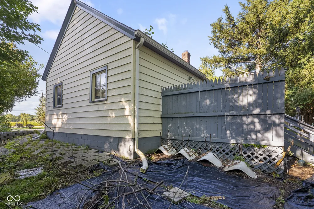 8640 McGaughey Indianapolis, IN 46239