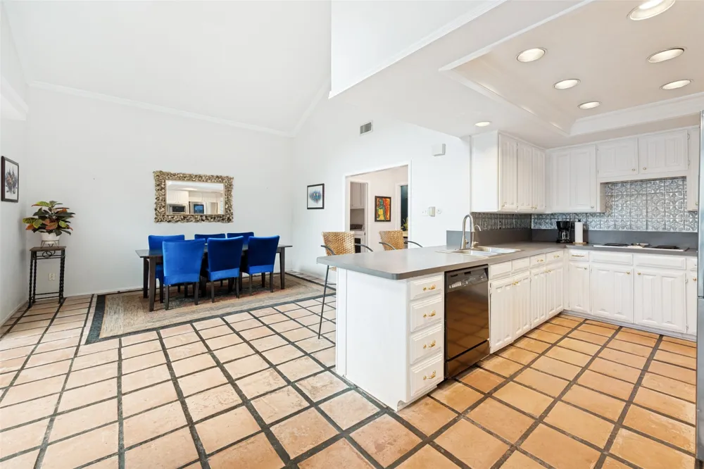 2512 Winding Hollow Lane Arlington, TX 76006