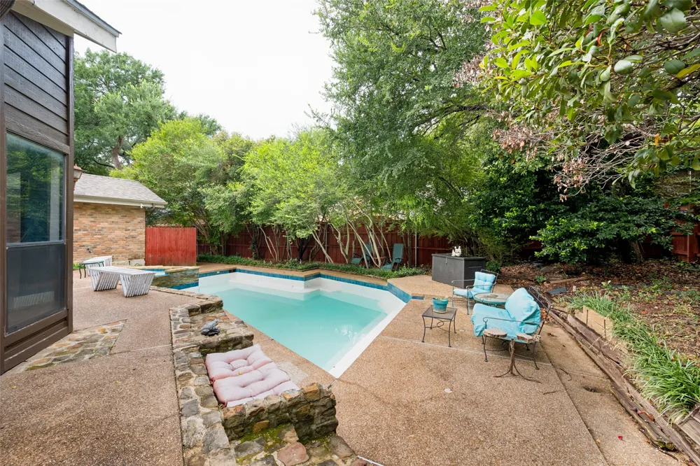 2512 Winding Hollow Lane Arlington, TX 76006