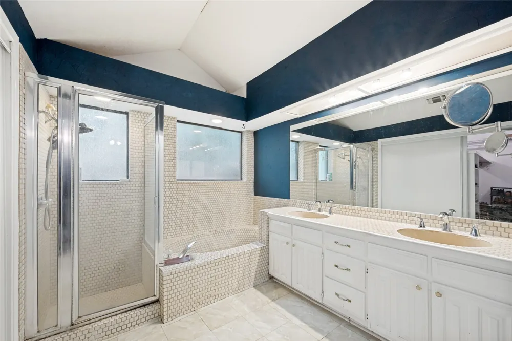 2512 Winding Hollow Lane Arlington, TX 76006