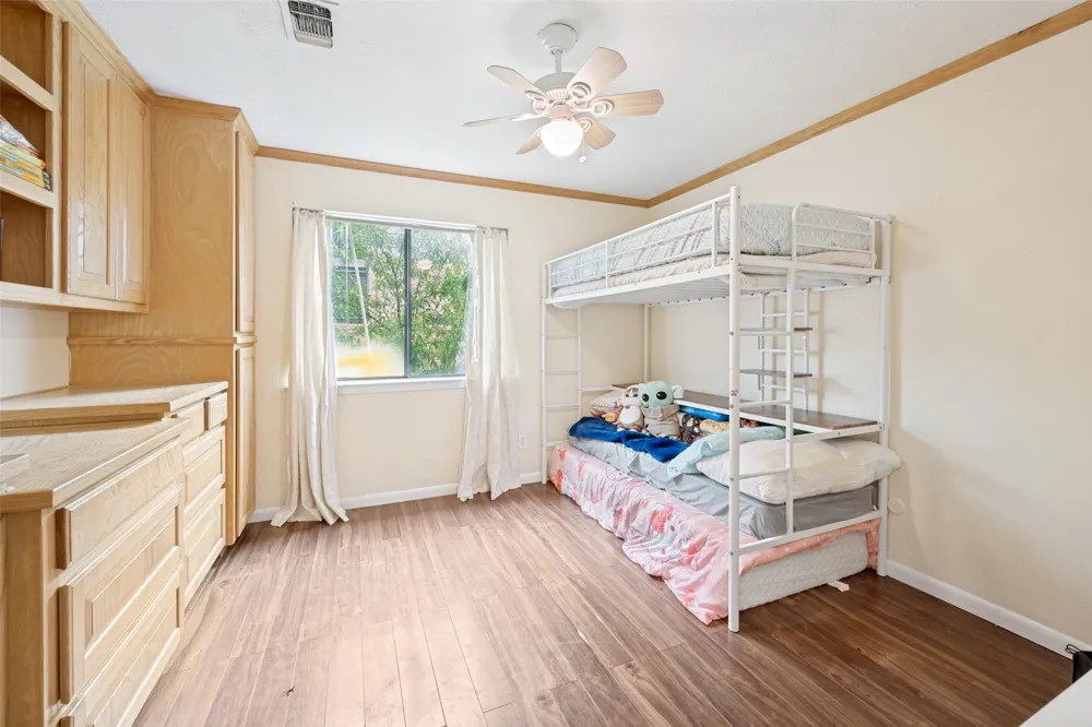 2512 Winding Hollow Lane Arlington, TX 76006