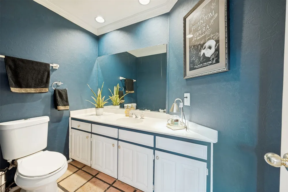 2512 Winding Hollow Lane Arlington, TX 76006