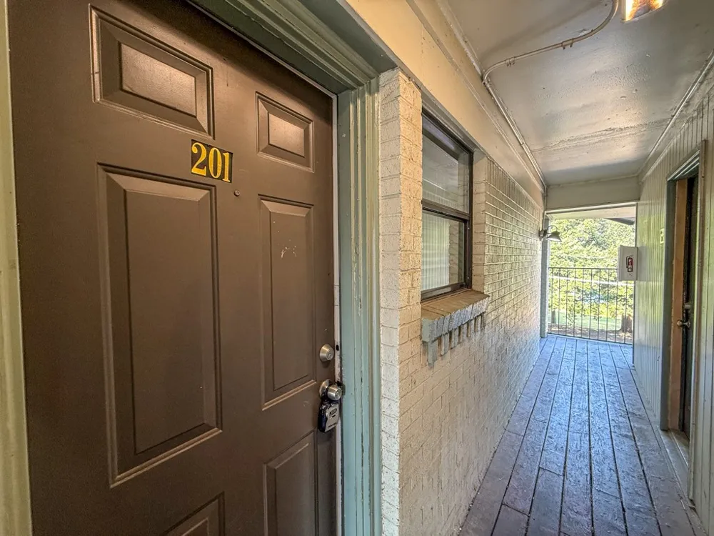 808 Blaylock Drive #201 Dallas, TX 75203