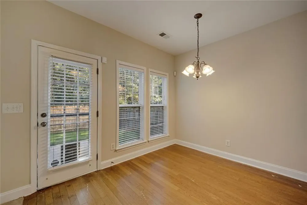 560 Roland Manor Drive Dacula, GA 30019