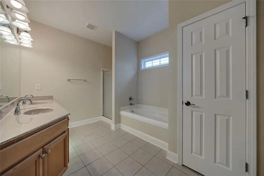 560 Roland Manor Drive Dacula, GA 30019