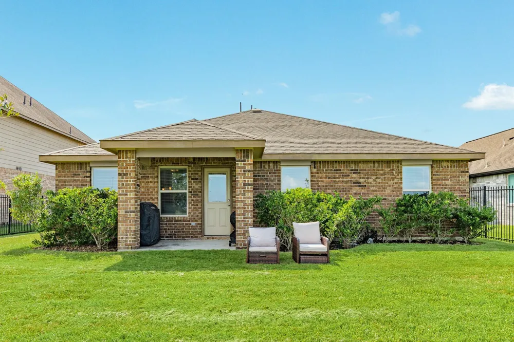 10323 Sill Prairie Drive Rosharon, TX 77583