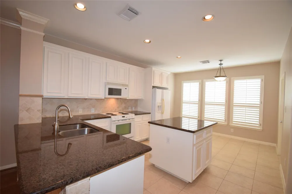 722 Memorial Heights Drive Houston, TX 77007