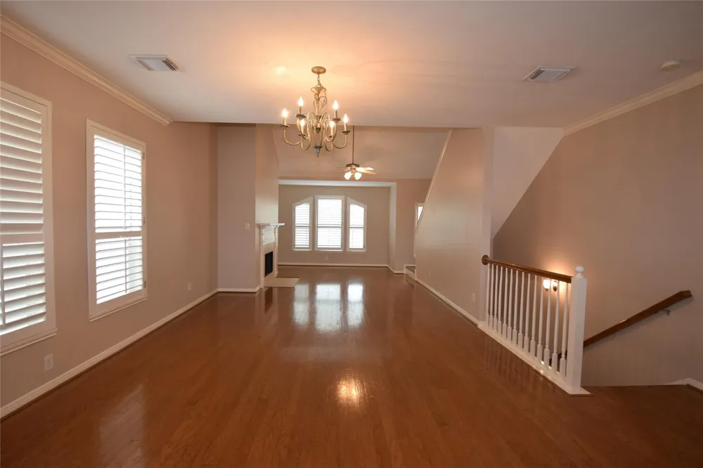 722 Memorial Heights Drive Houston, TX 77007