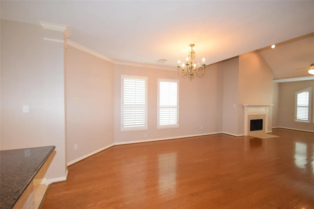 722 Memorial Heights Drive Houston, TX 77007