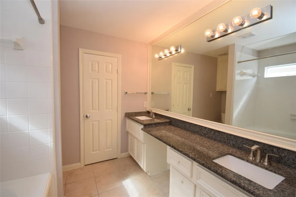 722 Memorial Heights Drive Houston, TX 77007