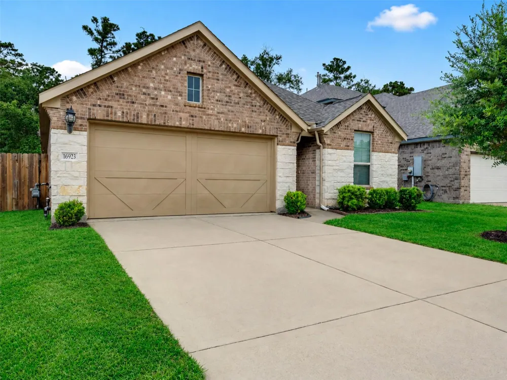 16923 Lagos Lane Crosby, TX 77532