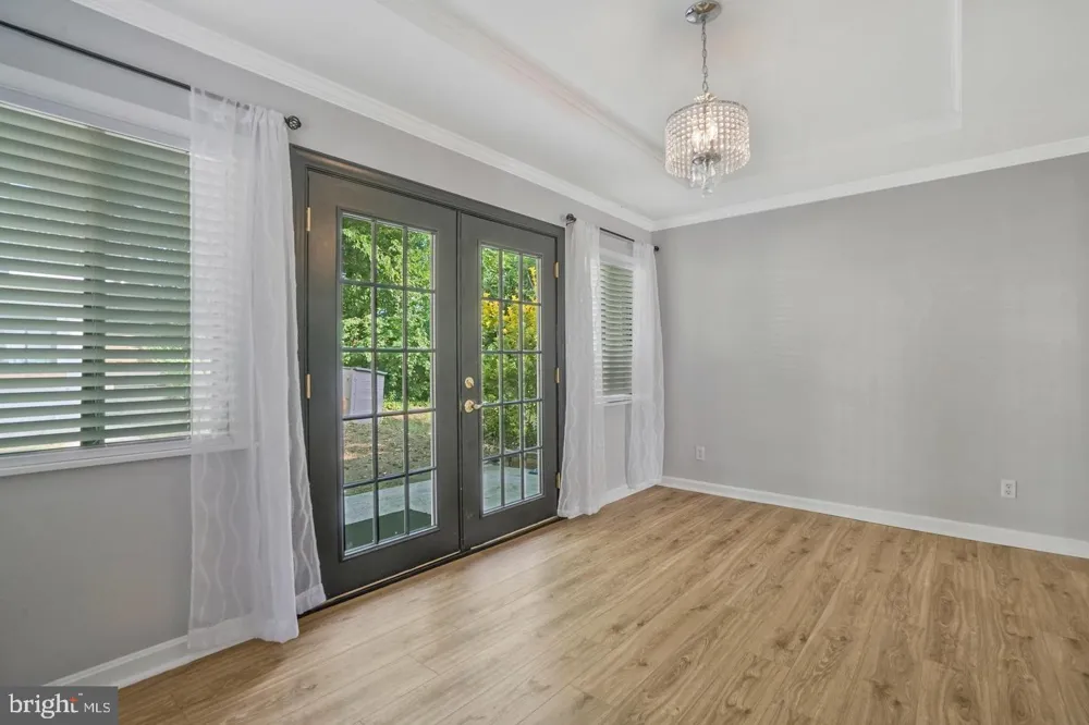 5758 BISCAYNE DRIVE Alexandria, VA 22303