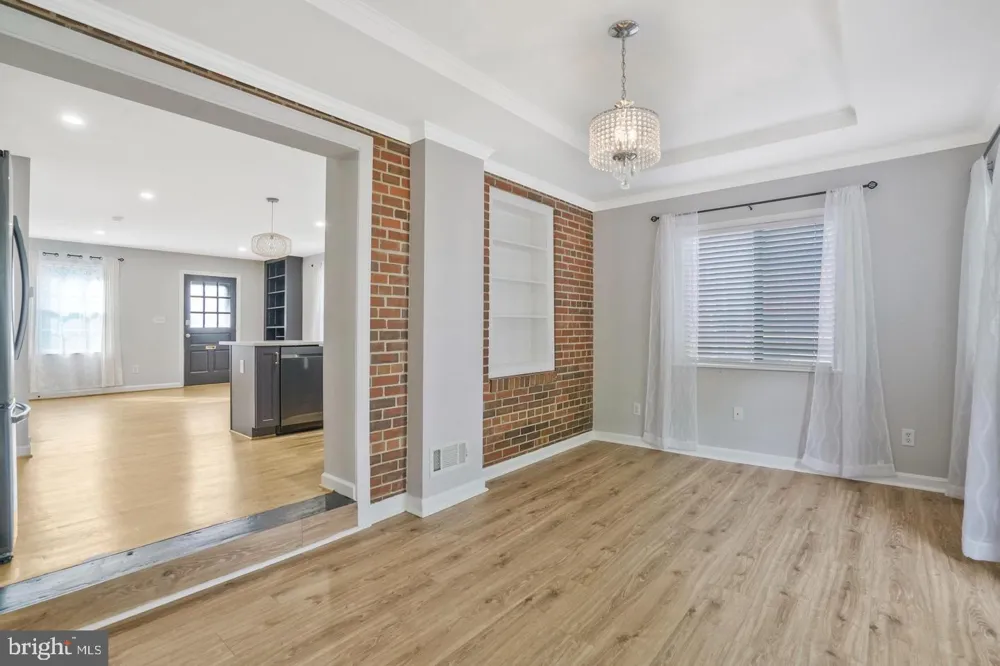 5758 BISCAYNE DRIVE Alexandria, VA 22303