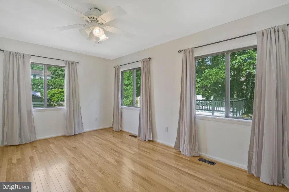 5758 BISCAYNE DRIVE Alexandria, VA 22303