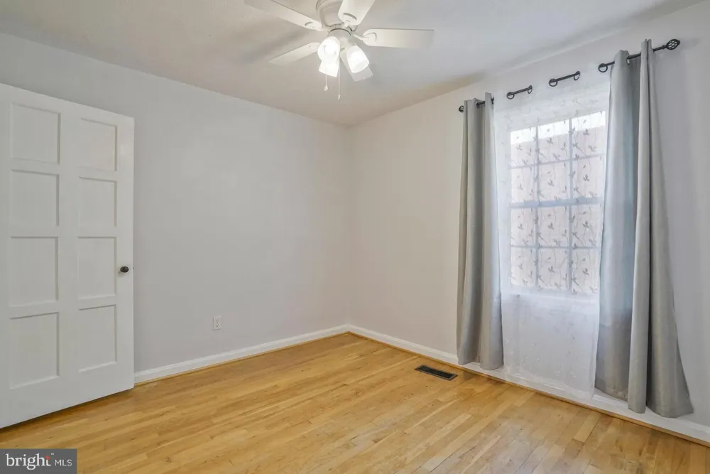 5758 BISCAYNE DRIVE Alexandria, VA 22303