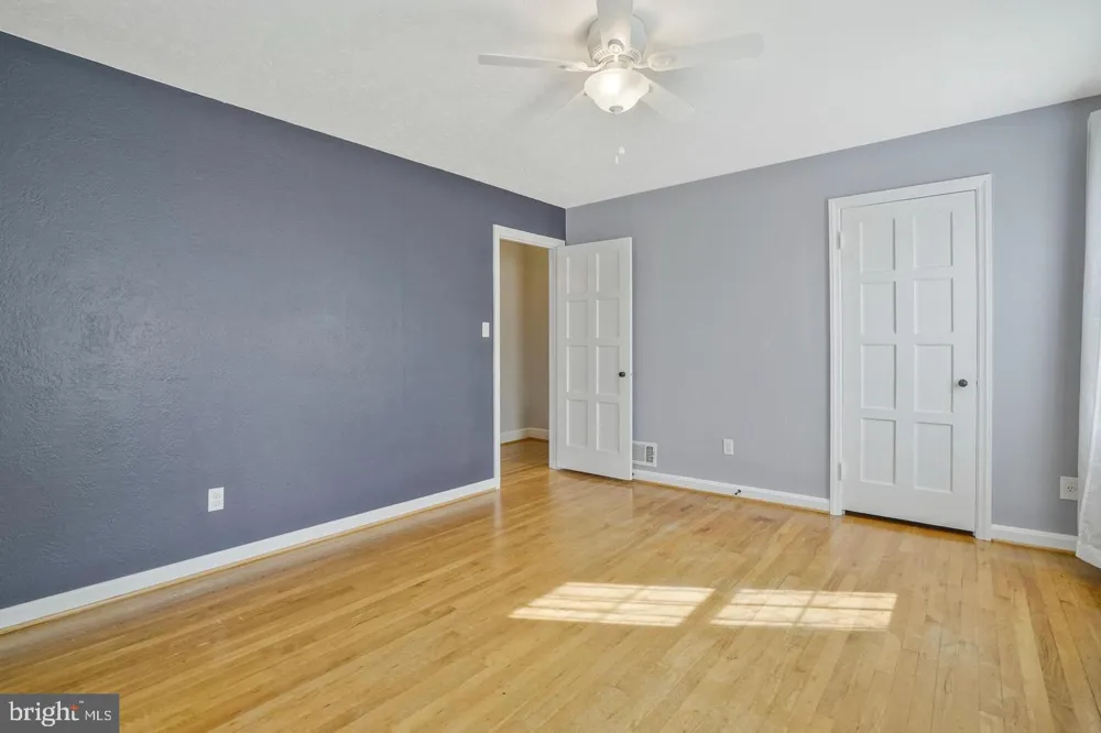 5758 BISCAYNE DRIVE Alexandria, VA 22303
