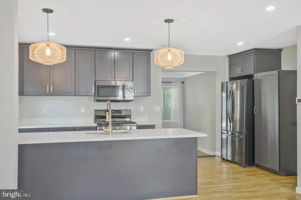 5758 BISCAYNE DRIVE Alexandria, VA 22303