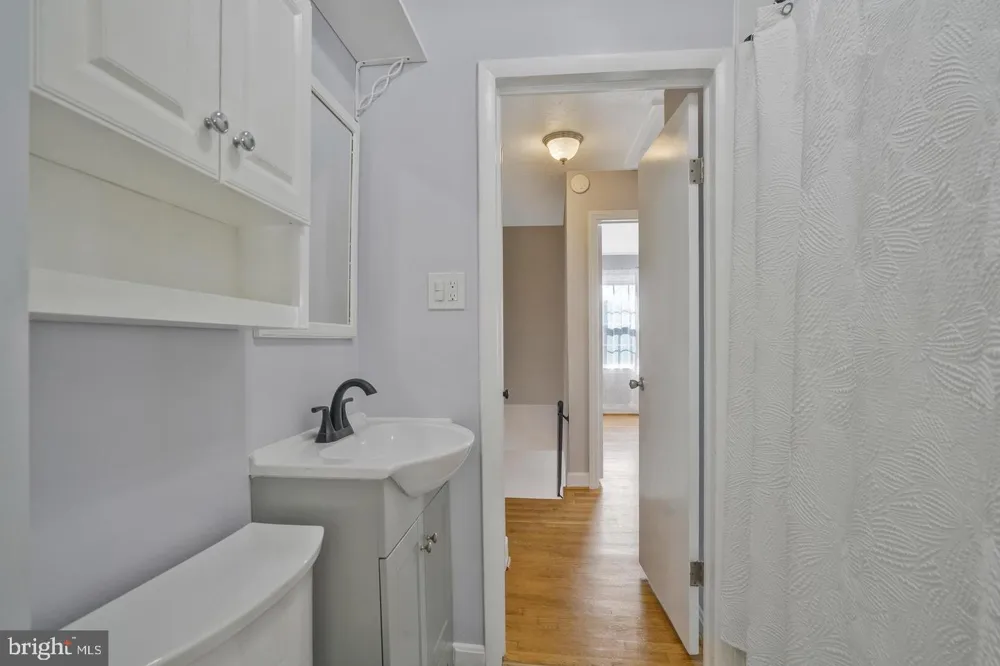 5758 BISCAYNE DRIVE Alexandria, VA 22303