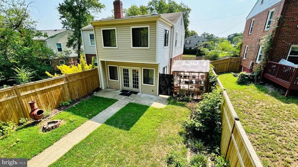 5758 BISCAYNE DRIVE Alexandria, VA 22303