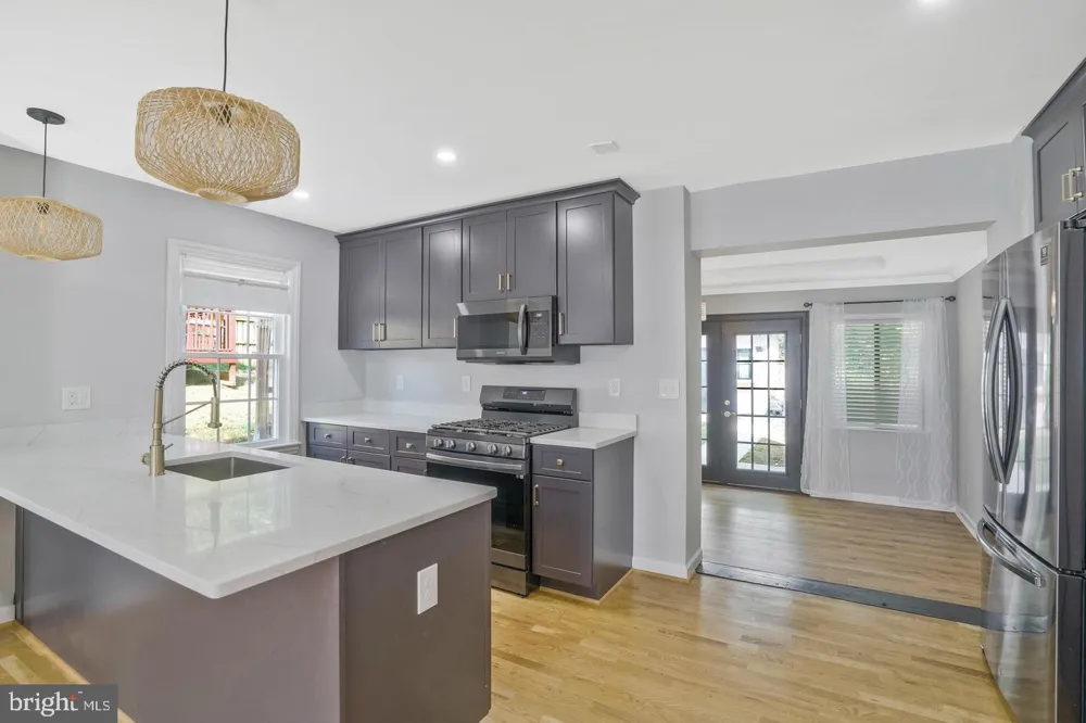 5758 BISCAYNE DRIVE Alexandria, VA 22303