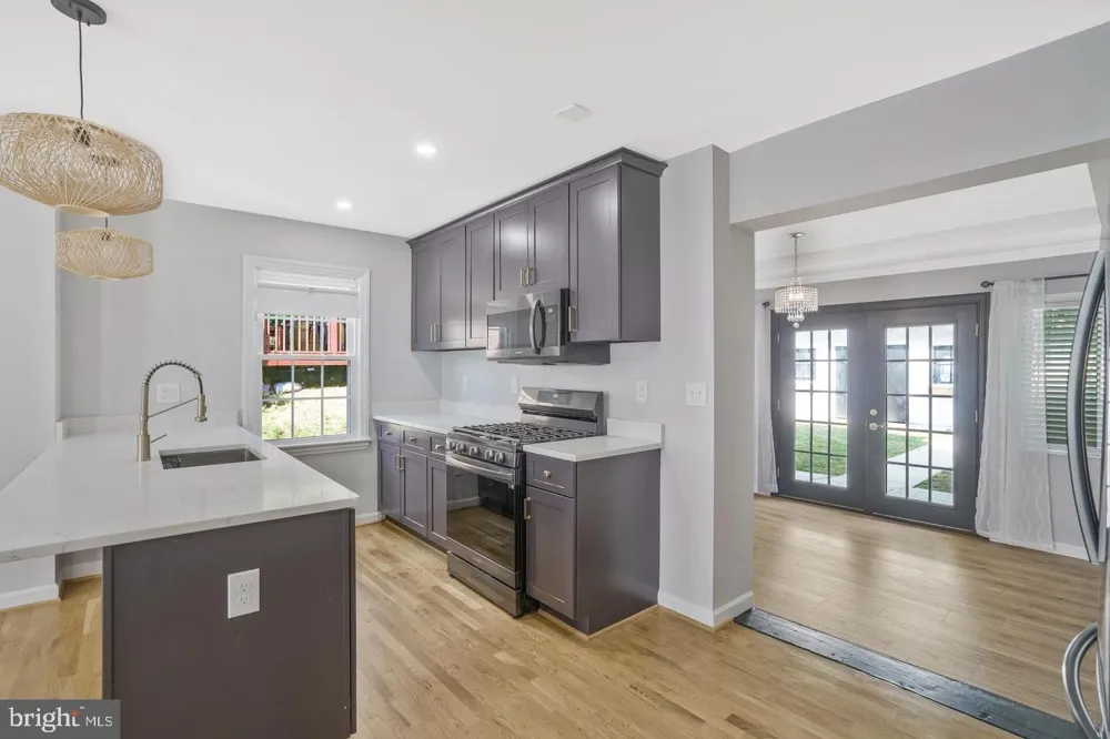 5758 BISCAYNE DRIVE Alexandria, VA 22303