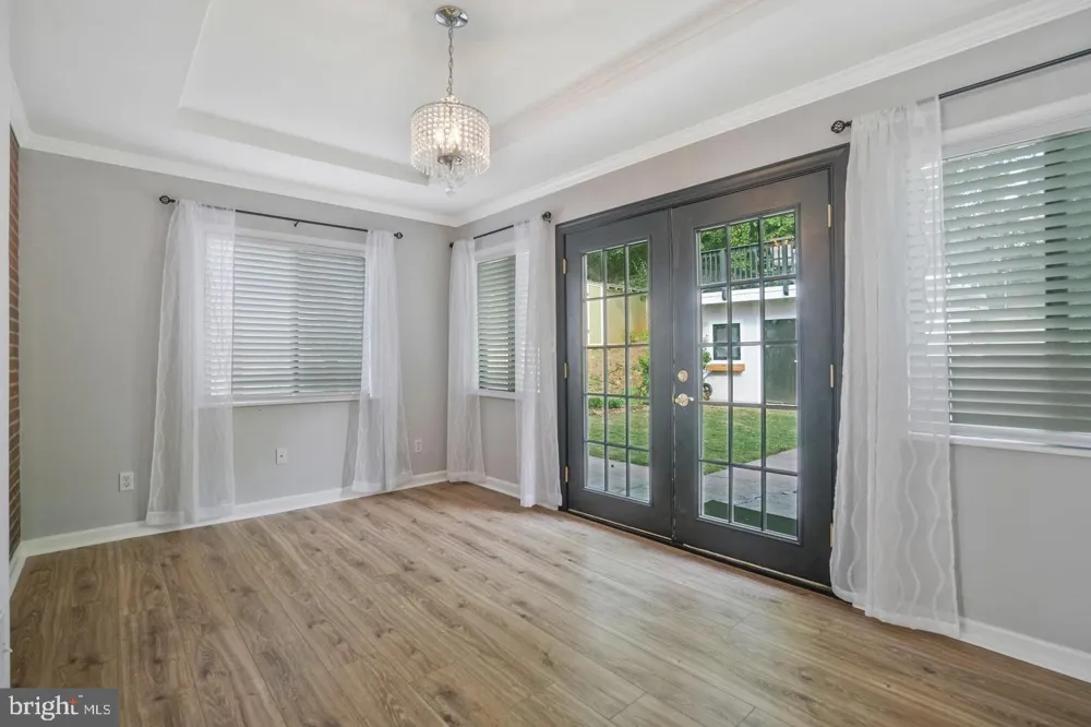 5758 BISCAYNE DRIVE Alexandria, VA 22303