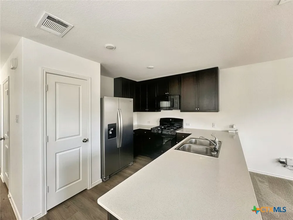 609 Soapstone Pass San Marcos, TX 78656