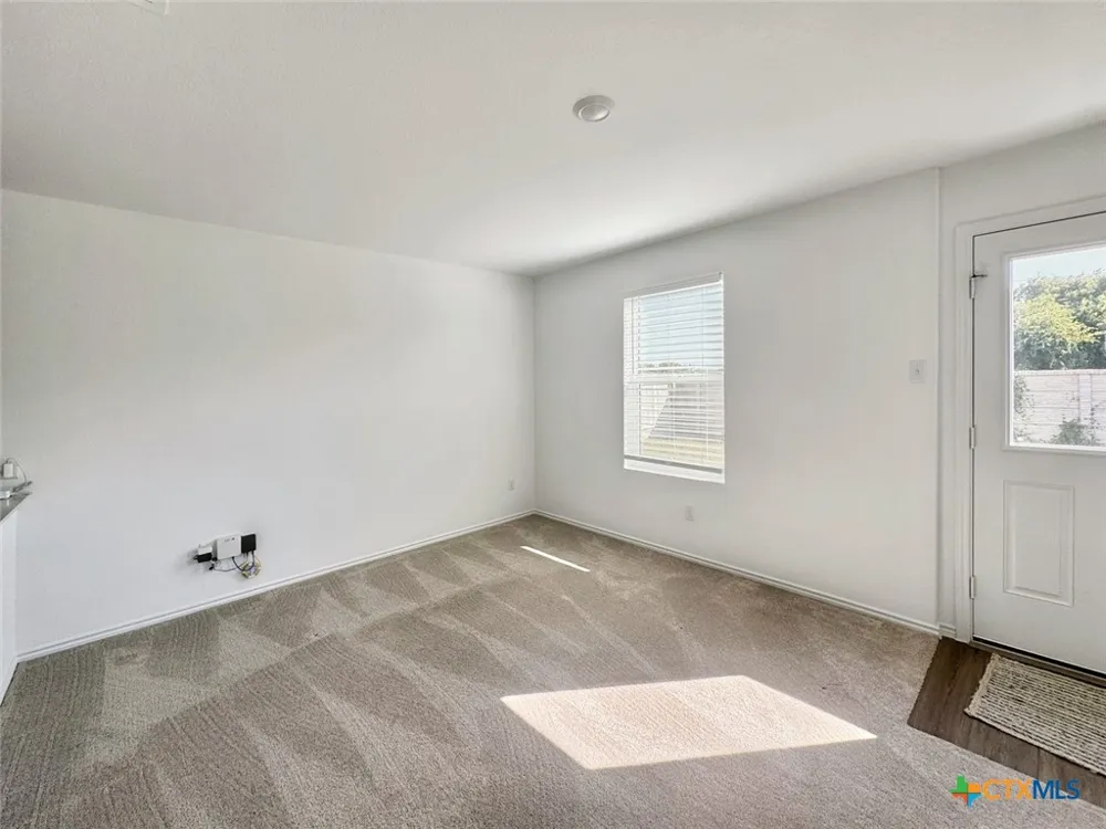 609 Soapstone Pass San Marcos, TX 78656