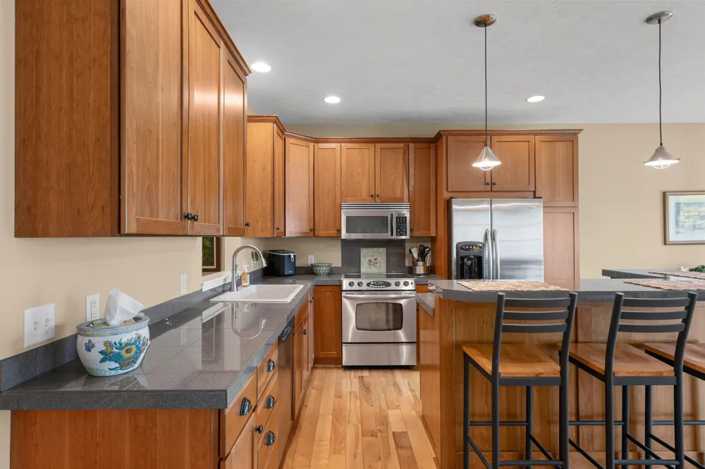 1687 S Trillium Circle Zeeland, MI 49464