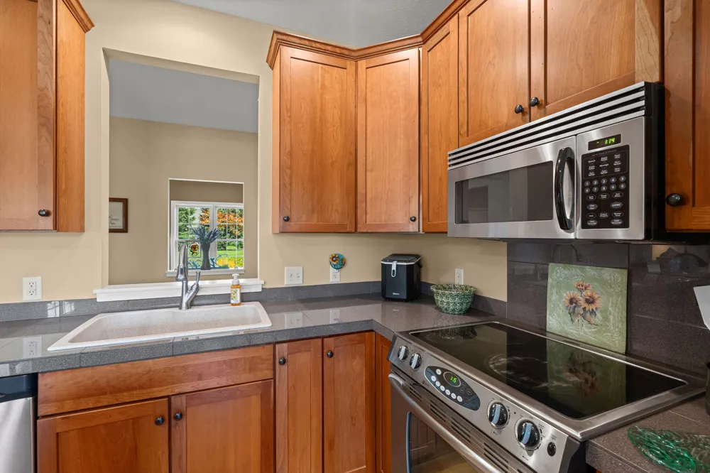 1687 S Trillium Circle Zeeland, MI 49464