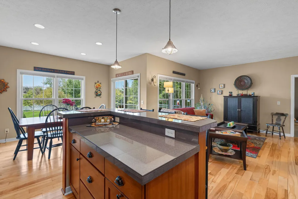 1687 S Trillium Circle Zeeland, MI 49464