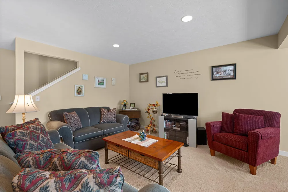 1687 S Trillium Circle Zeeland, MI 49464