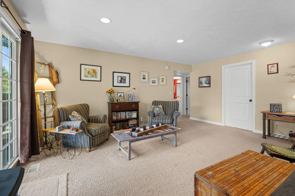 1687 S Trillium Circle Zeeland, MI 49464